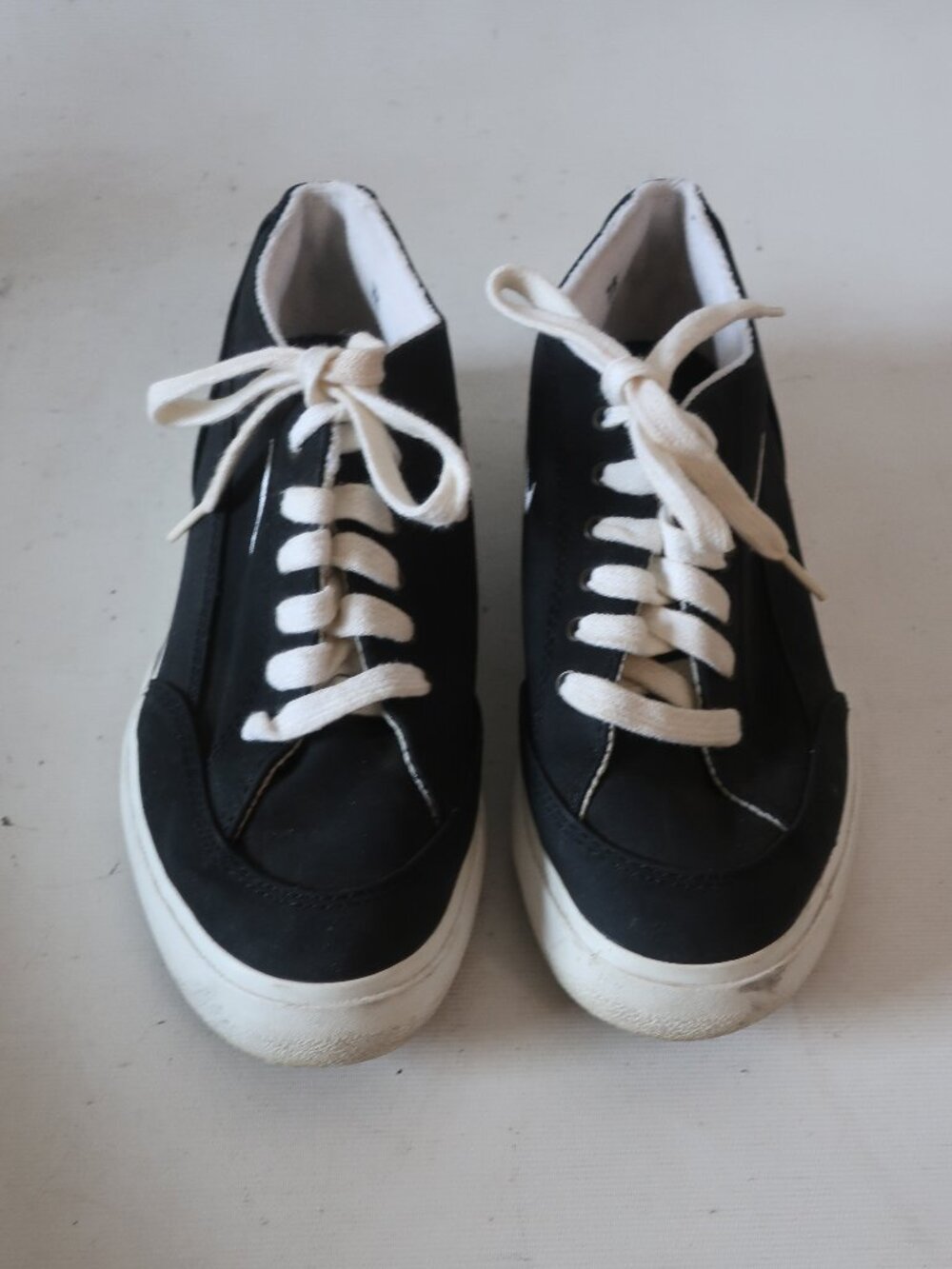 Womens Nike Treo GTS 960507 Black White Lace-up Tennis Shoe Sneakers 7.5